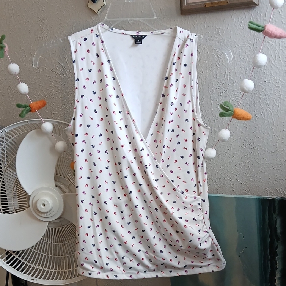 Ann Taylor White Sleeveless Blouse with Multicolor Pattern